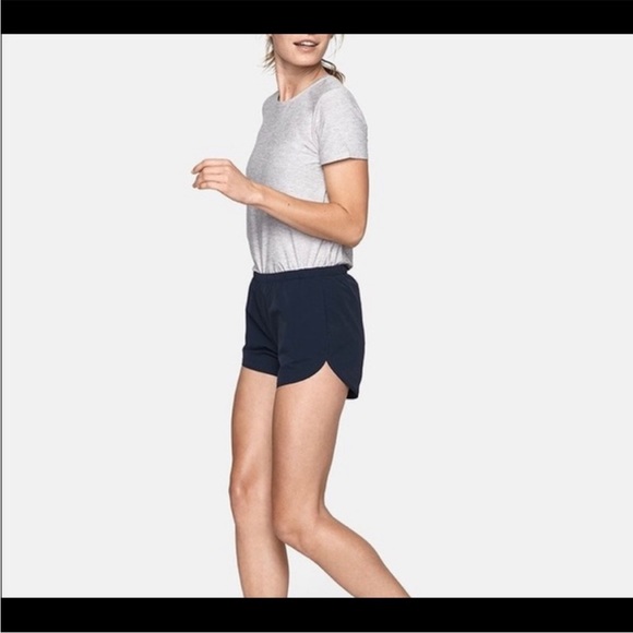 Outdoor voices stretch crepe track shirts - Picture 3 of 8